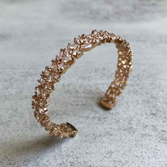 Vintage Jewelry - Small Wrist Gold Jewel Rhinestone Gem Cuff Bracelet